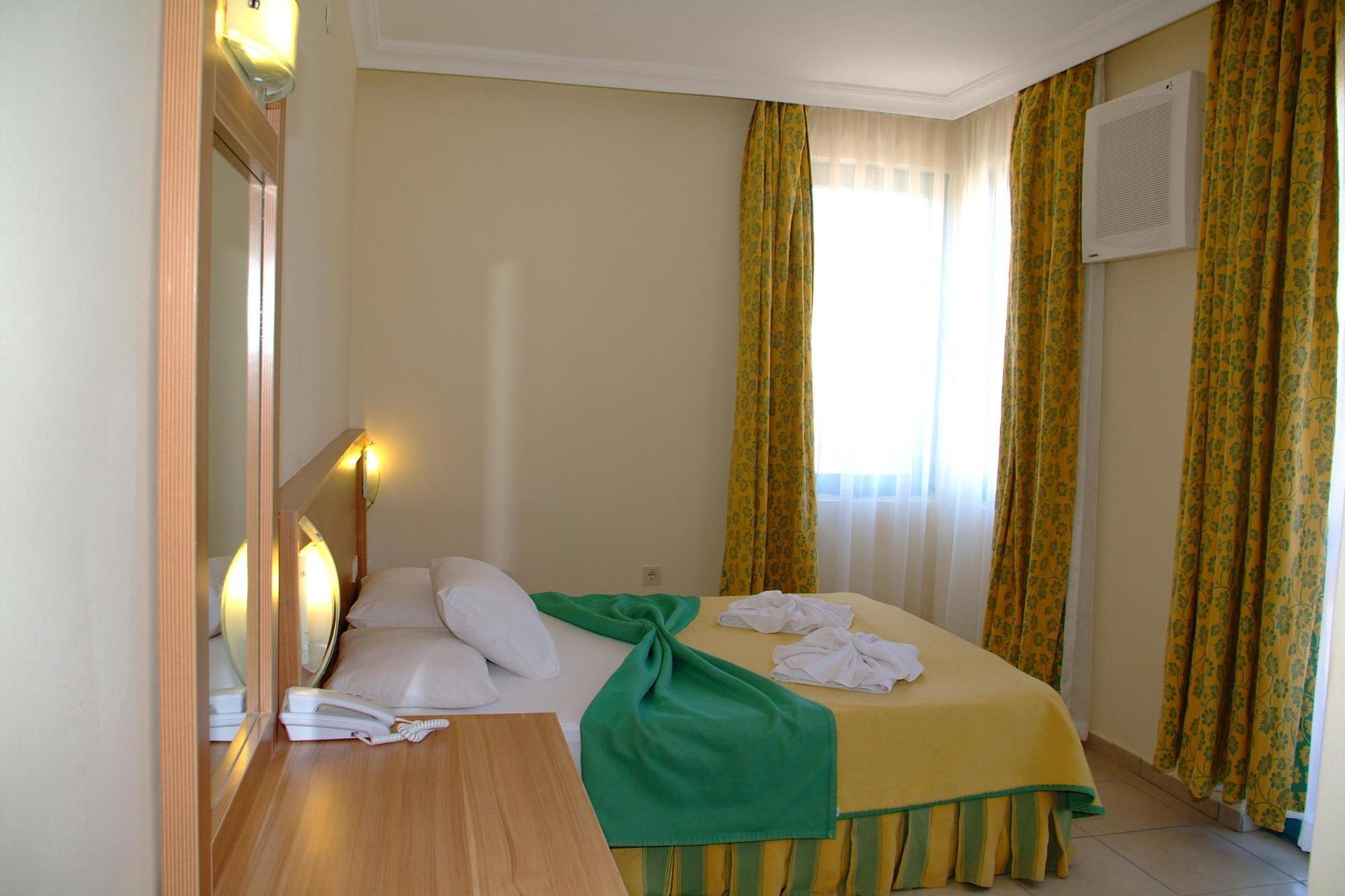 Elit Garden Apart 3*
